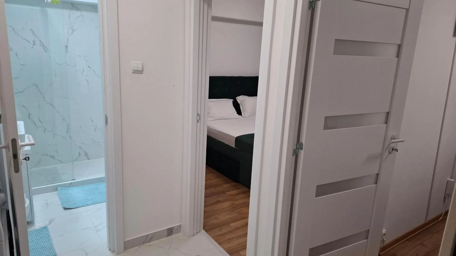 Apartment In Piata Victoriei, 3 Rooms, Modernized, Building With Elevator Bucareste Roménia