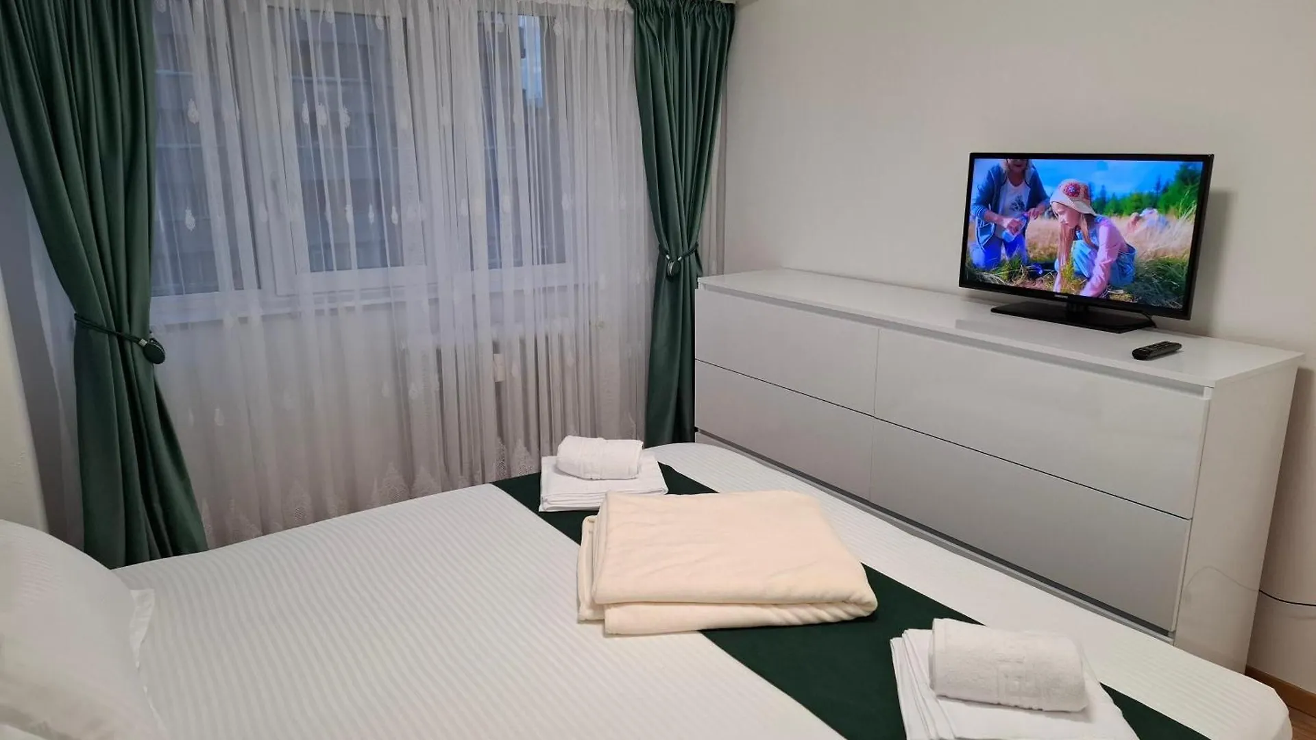 Apartment In Piata Victoriei, 3 Rooms, Modernized, Building With Elevator Bucareste