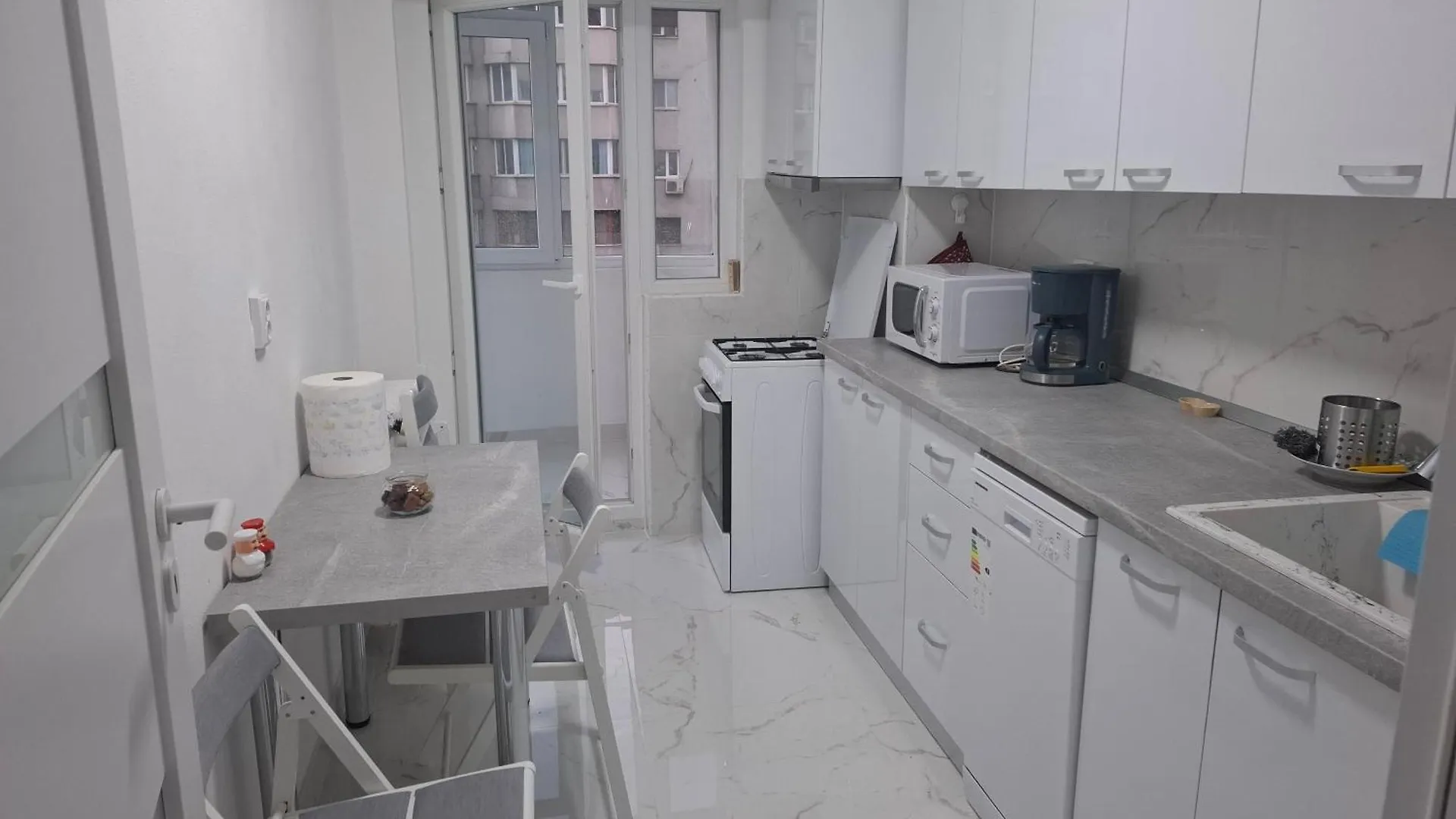 Apartment In Piata Victoriei, 3 Rooms, Modernized, Building With Elevator Bucareste