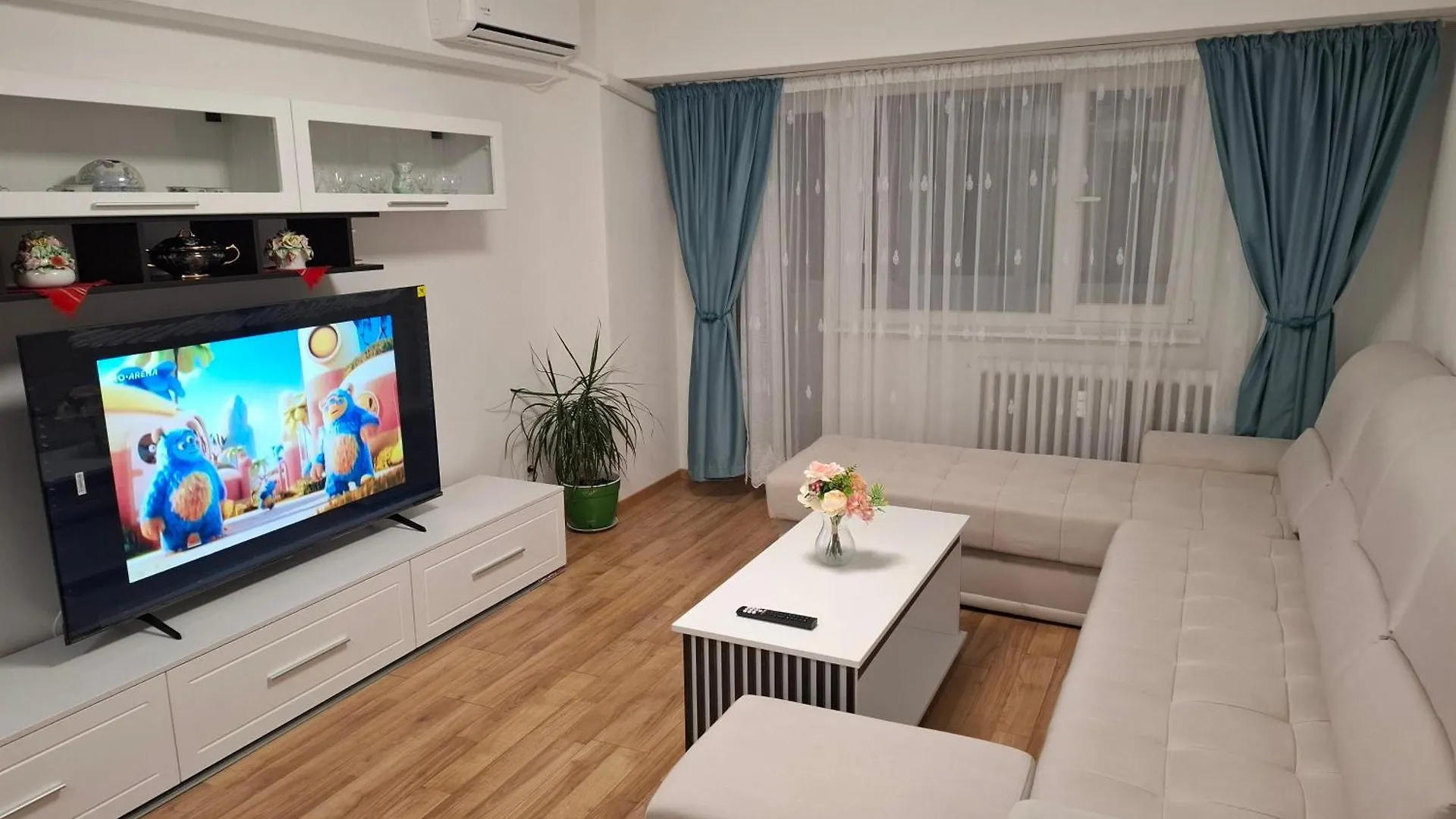 Apartment In Piata Victoriei, 3 Rooms, Modernized, Building With Elevator Bucareste